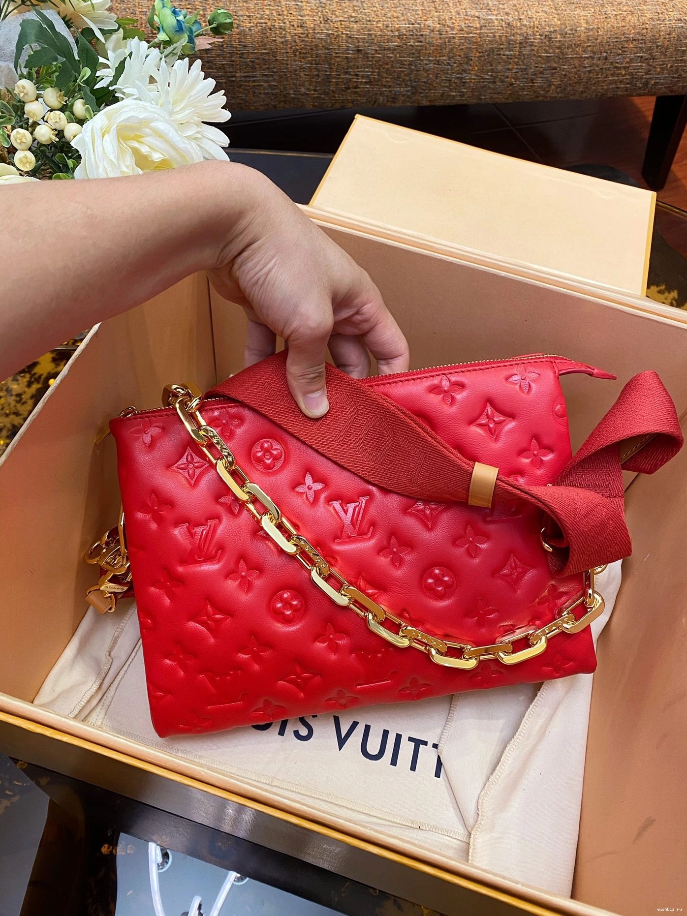 WIS LOUIS VUITTON PM COUSSIN 0220